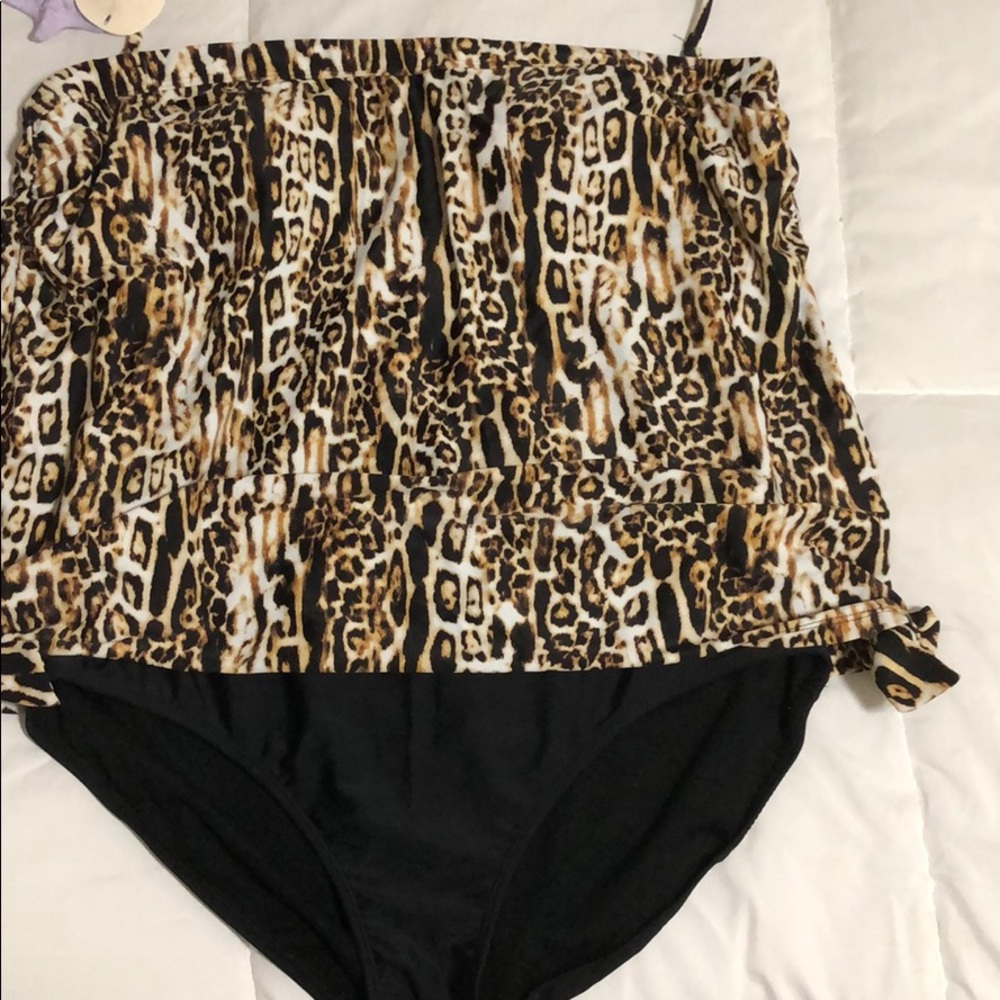 Jaclyn Smith bathinsuit